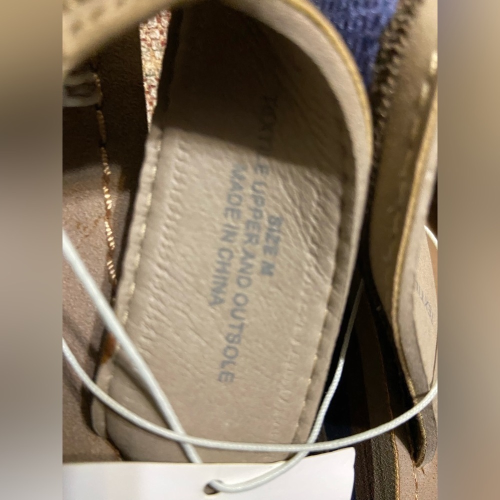 Wembley Mens Size Medium 8-9 Flip-Flops - Picture 5 of 7